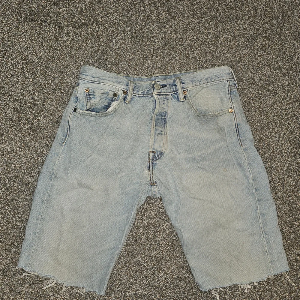 Levi's 501 Light Blue Denim Cutoff Shorts - Picture 1 of 2